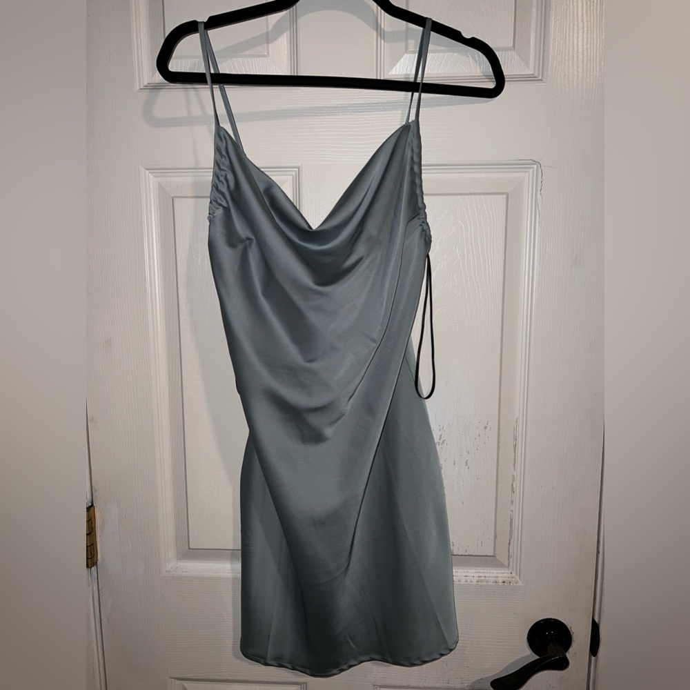 Dress - Picture 7 of 7